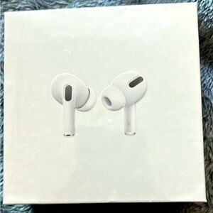 Apple Air Pod Pro 2Nd Generation w/ Charging Case (new in plastic wrapper & box)